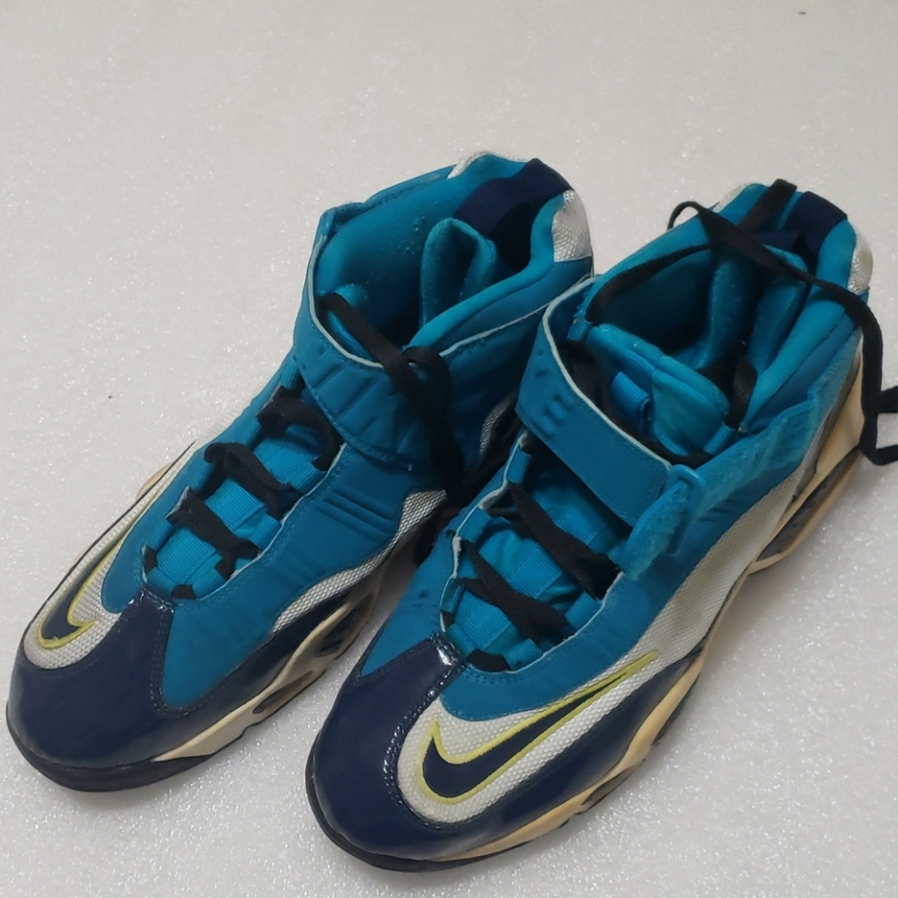 NIKE - Picture 15 of 16